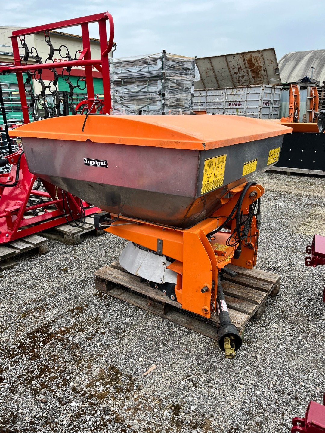 LANDGUT 833E Streuer