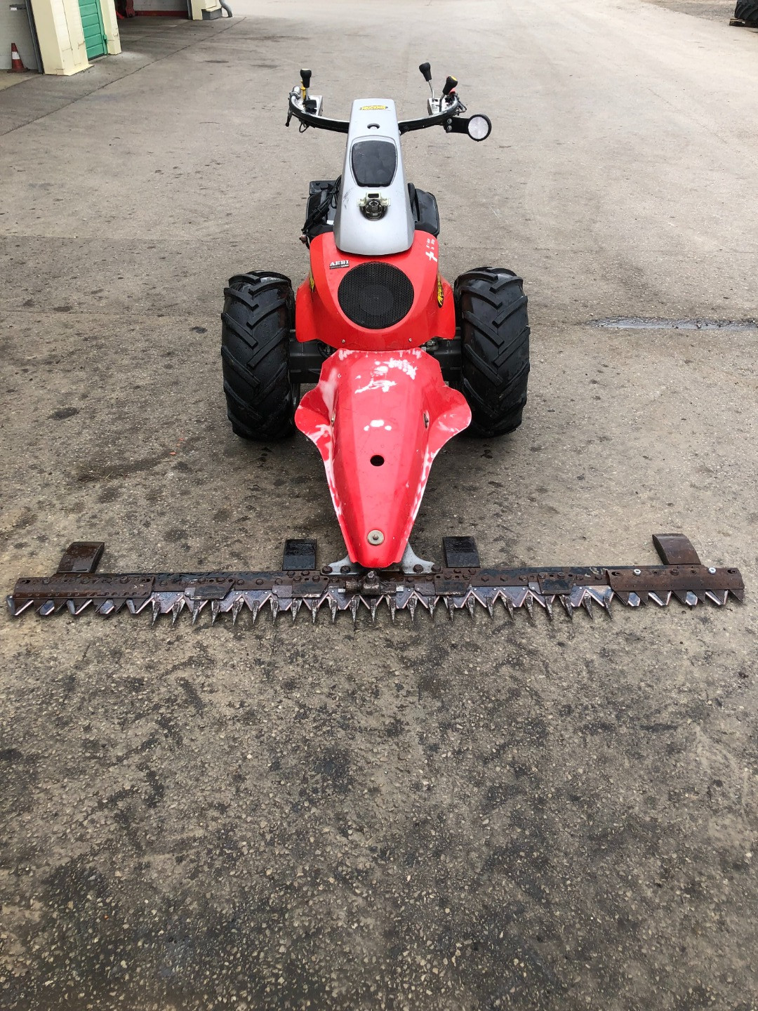 DIVERSE AEBI Motormäher CC66 mit Mähbalken 1,9m, Mulcher 1,25m, Gitterräder
